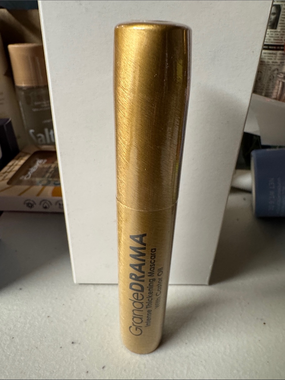Mascara tube